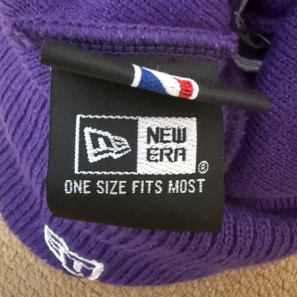 New Era NBA 2022-2023 Los Angeles Lakers City Edition Purple Knit Hat Beanie NEW - Picture 4 of 4